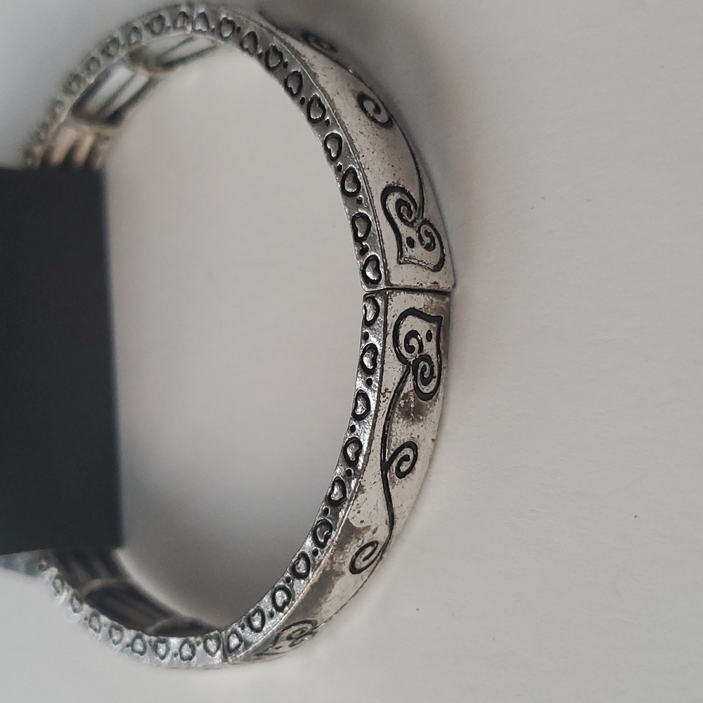 Boutique Paparazzi Silver Tone Tarnished Scrollwork Stretchy Bracelet - Picture 2 of 5